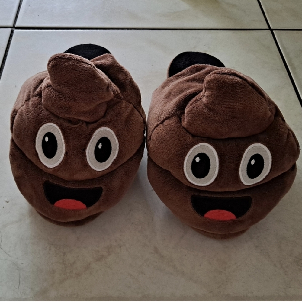 Dan Dee brown big eye poop slippers, medium 7-8